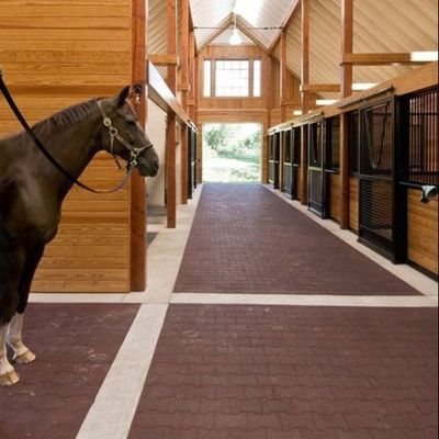 ভালো দাম স্কুল খেলার মাঠের জন্য ইনডোর আউটডোর রাবার ফ্লোরিং ম্যাট পরিধান প্রতিরোধী অনলাইন