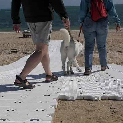 ভালো দাম ISO9001 সার্টিফাইড ইভেন্টের জন্য উচ্চ ঘনত্বের পলিথিন আউটডোর পোর্টেবল ফ্লোরিং অনলাইন