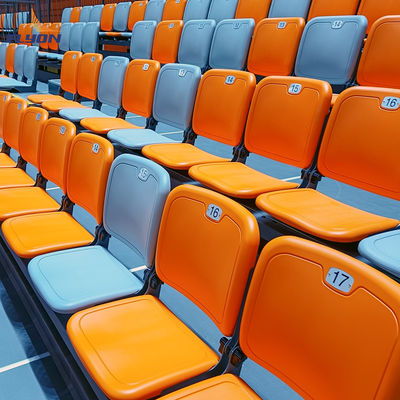 ভালো দাম ২০০-৫০০ জনের ক্ষমতা জিম ব্লিচার্স পুনরুদ্ধারযোগ্য ঐচ্ছিক মেঝে কাস্টমাইজড প্রস্থ অনলাইন