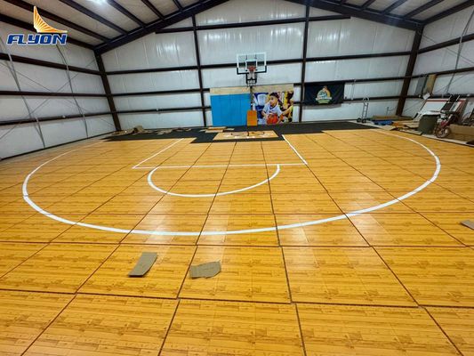 ভালো দাম দীর্ঘস্থায়ী কর্মক্ষমতা জন্য স্পোর্টস মেঝে প্রভাব পলিপ্রোপিলিন Copolymer পিপি টাইলস মেঝে সিস্টেম অনলাইন