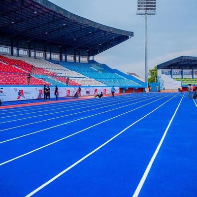 ভালো দাম জাতীয় ক্রীড়া খেলার জন্য স্যান্ডউইচ সিস্টেম অ্যাথলেটিক রানিং ট্র্যাক EPDM এসবিআর উপাদান অনলাইন