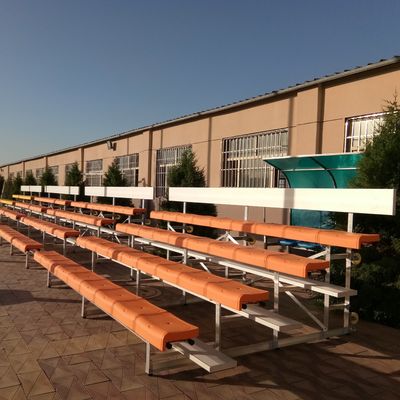 ভালো দাম অ্যালুমিনিয়াম খেলার মাঠ আউটডোর মেটাল Bleachers 4 আসন সঙ্গে সারি অনলাইন